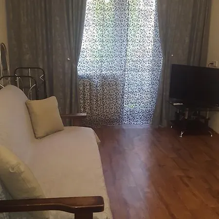 On Shevchenka Avenue 23b Апартаменты *
